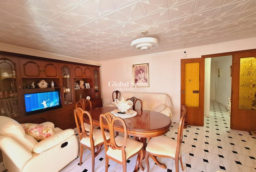 Revente - APPARTEMENT -
TORREVIEJA - Acequion