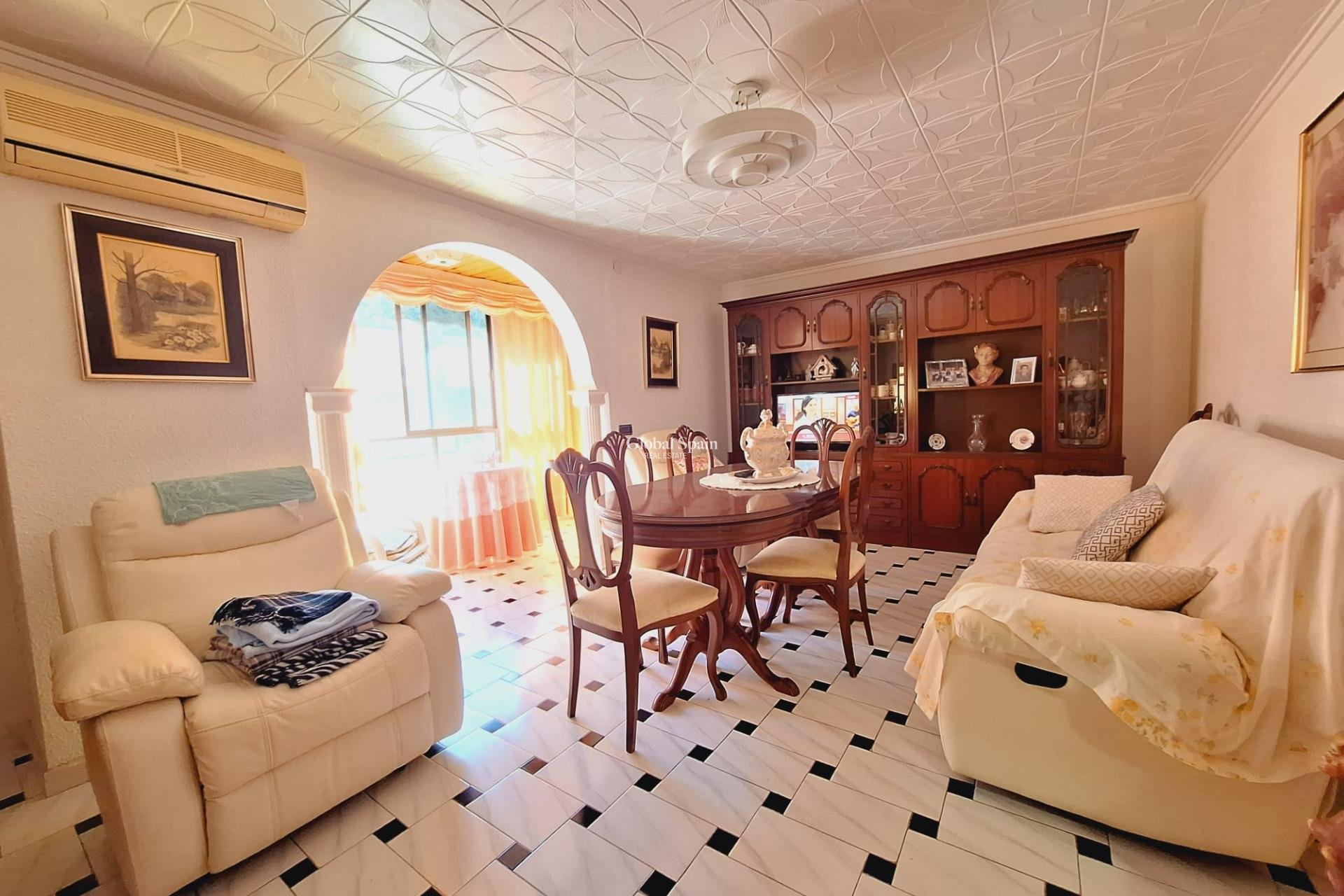 Revente - APPARTEMENT -
TORREVIEJA - Acequion