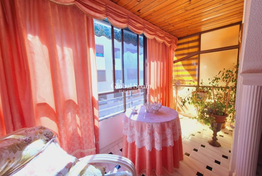 Revente - APPARTEMENT -
TORREVIEJA - Acequion