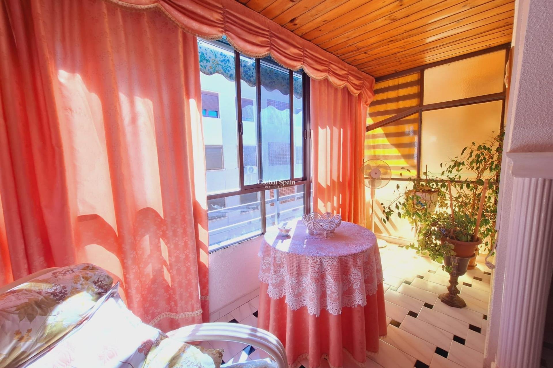 Revente - APPARTEMENT -
TORREVIEJA - Acequion
