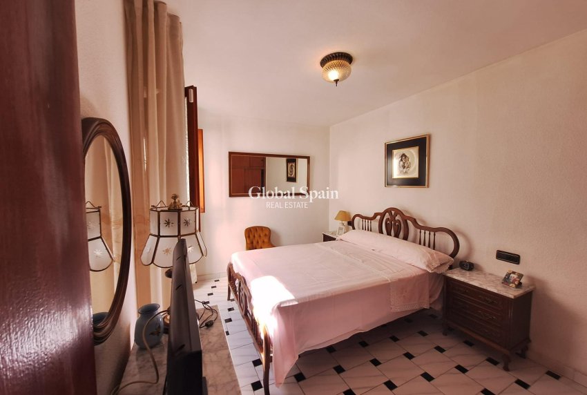 Revente - APPARTEMENT -
TORREVIEJA - Acequion