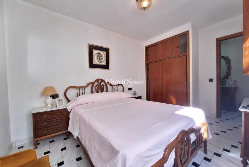 Revente - APPARTEMENT -
TORREVIEJA - Acequion
