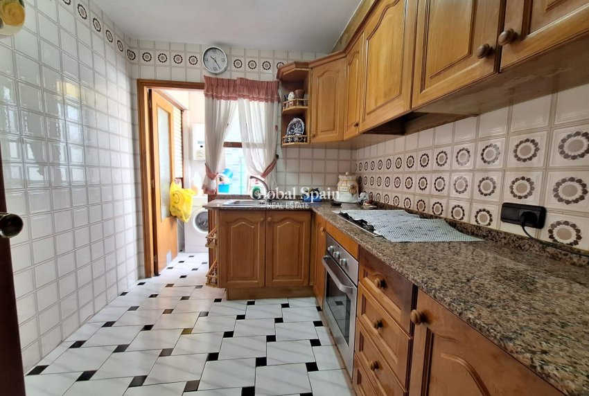 Revente - APPARTEMENT -
TORREVIEJA - Acequion