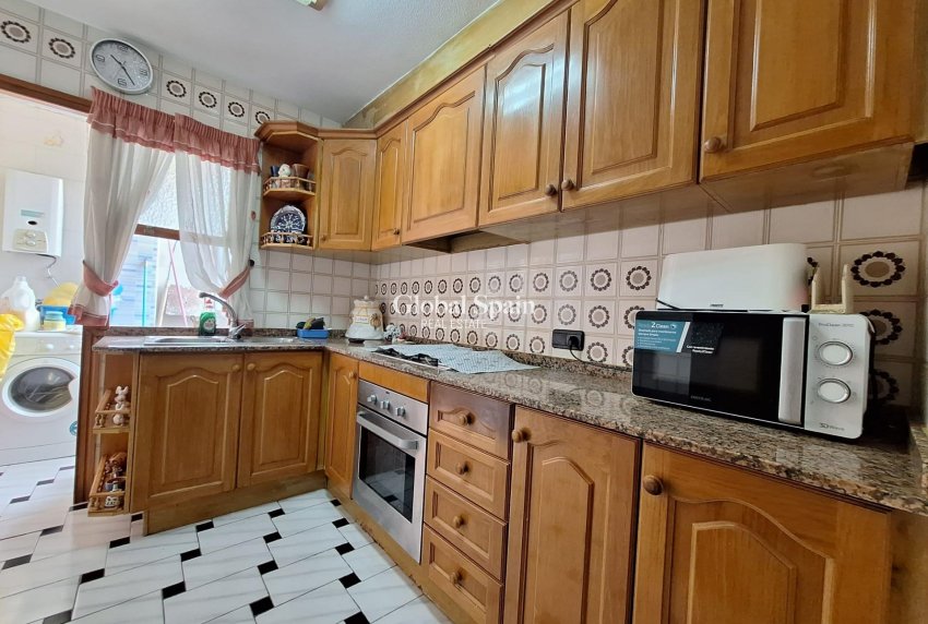 Revente - APPARTEMENT -
TORREVIEJA - Acequion