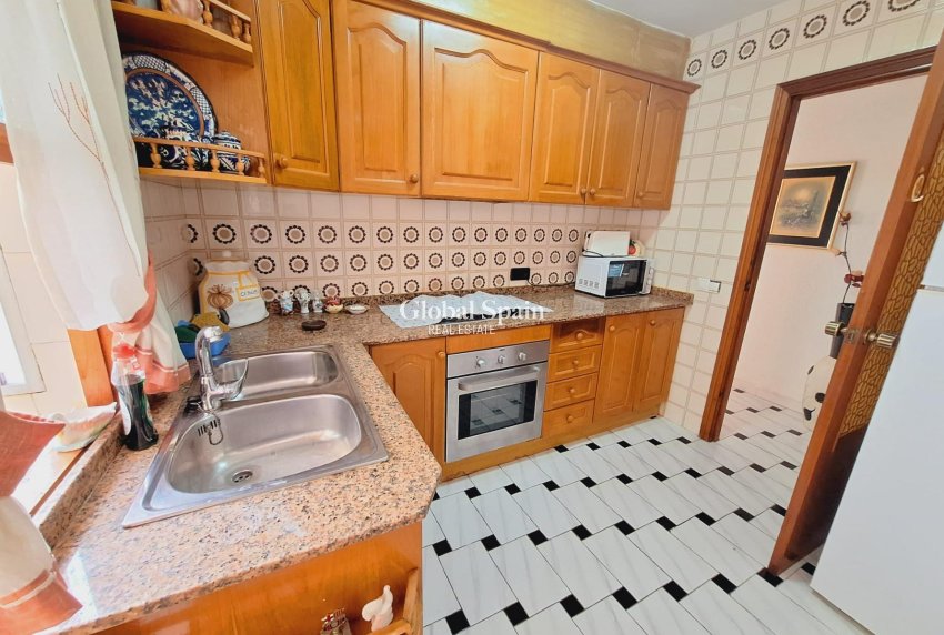 Revente - APPARTEMENT -
TORREVIEJA - Acequion