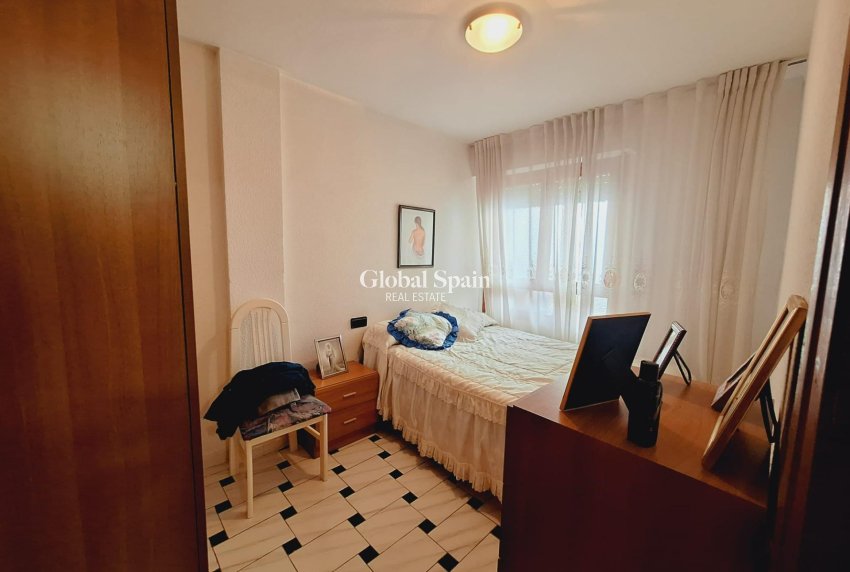 Revente - APPARTEMENT -
TORREVIEJA - Acequion