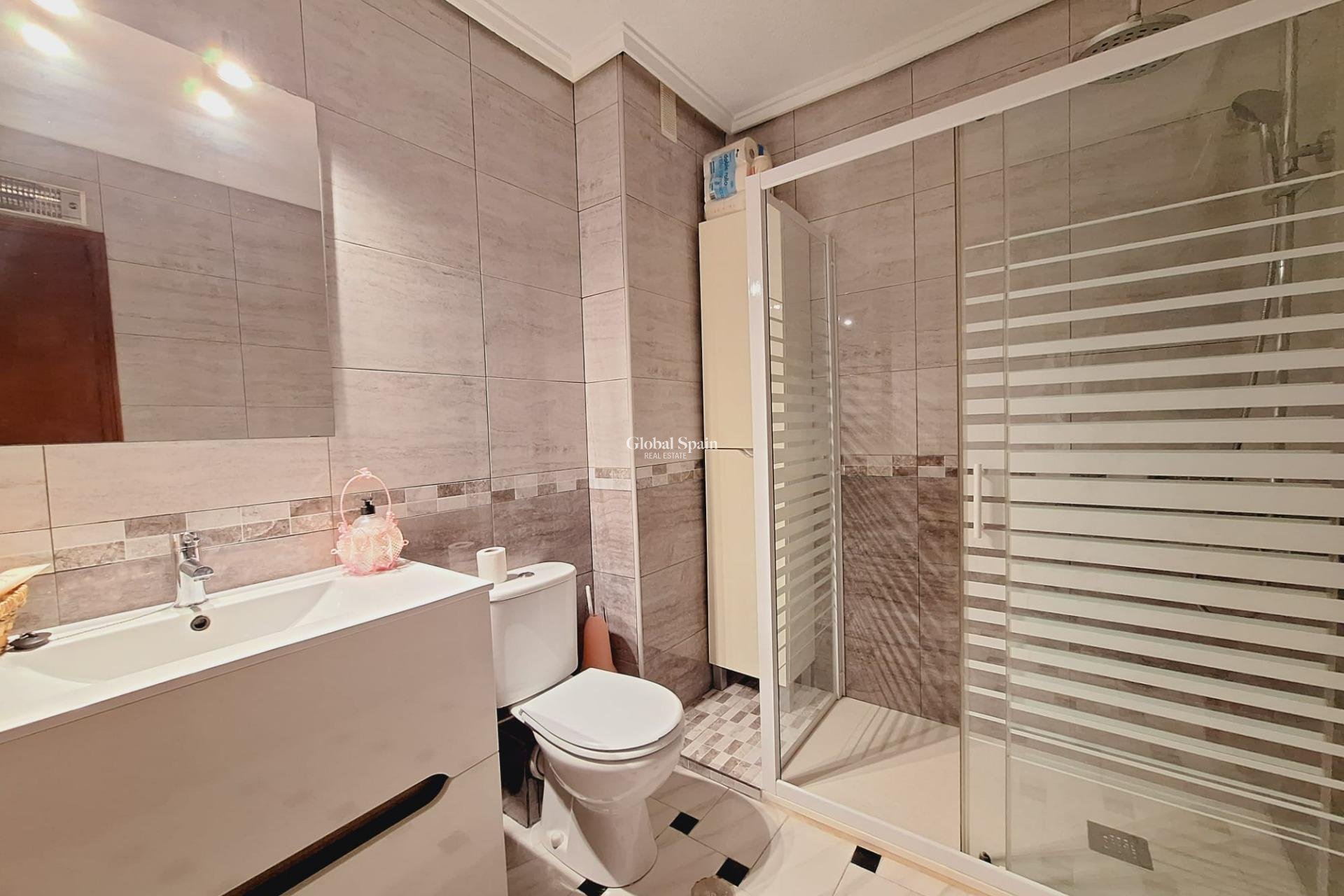 Revente - APPARTEMENT -
TORREVIEJA - Acequion