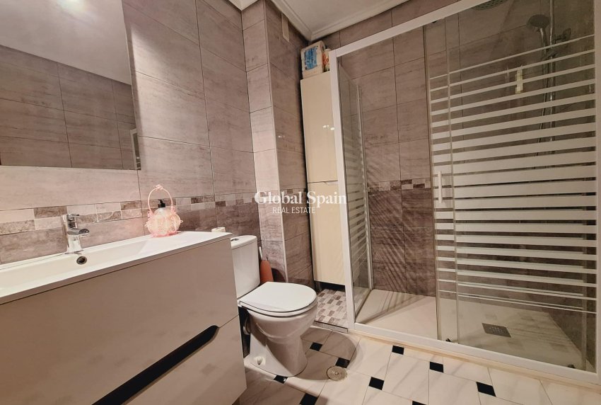 Revente - APPARTEMENT -
TORREVIEJA - Acequion