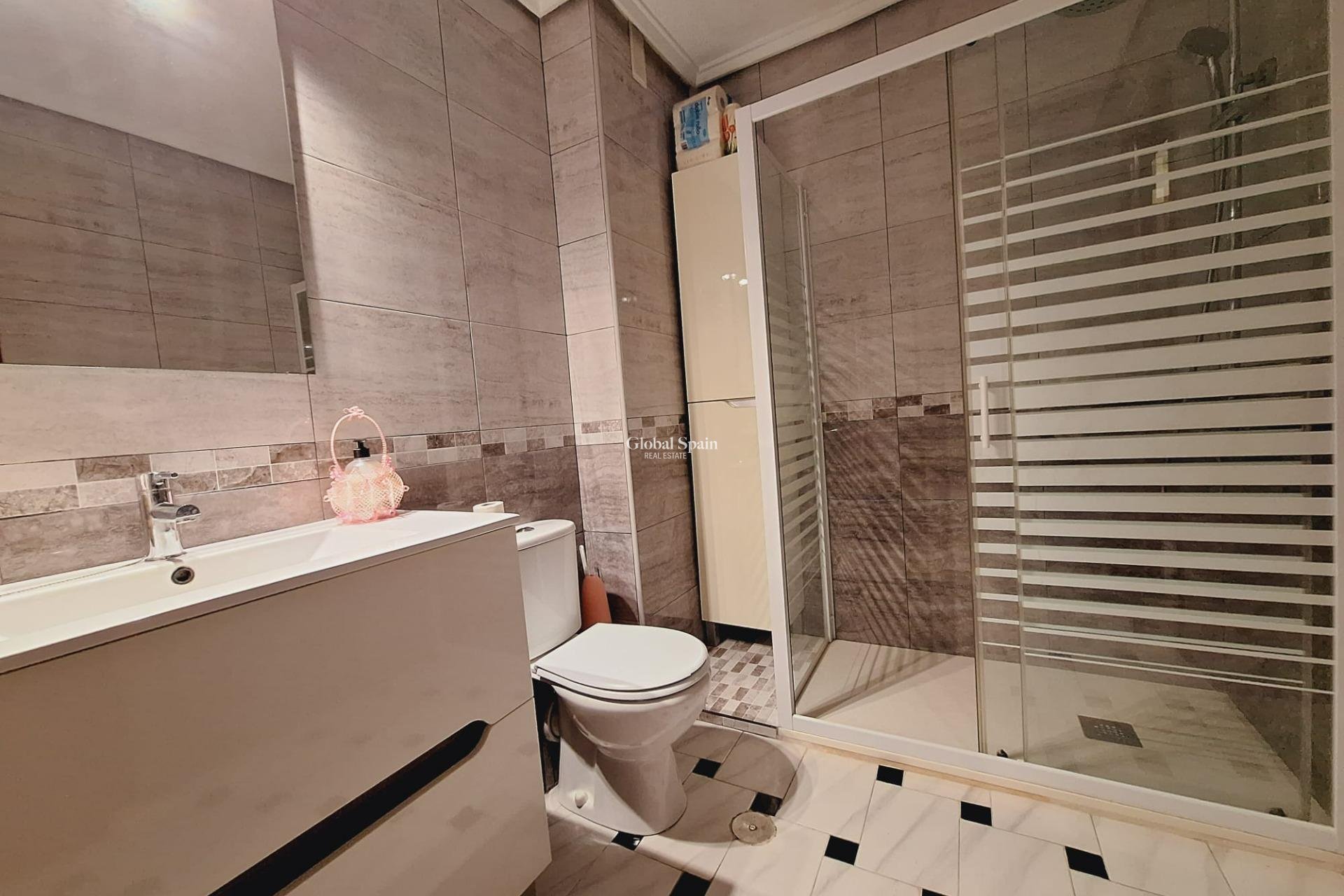 Revente - APPARTEMENT -
TORREVIEJA - Acequion