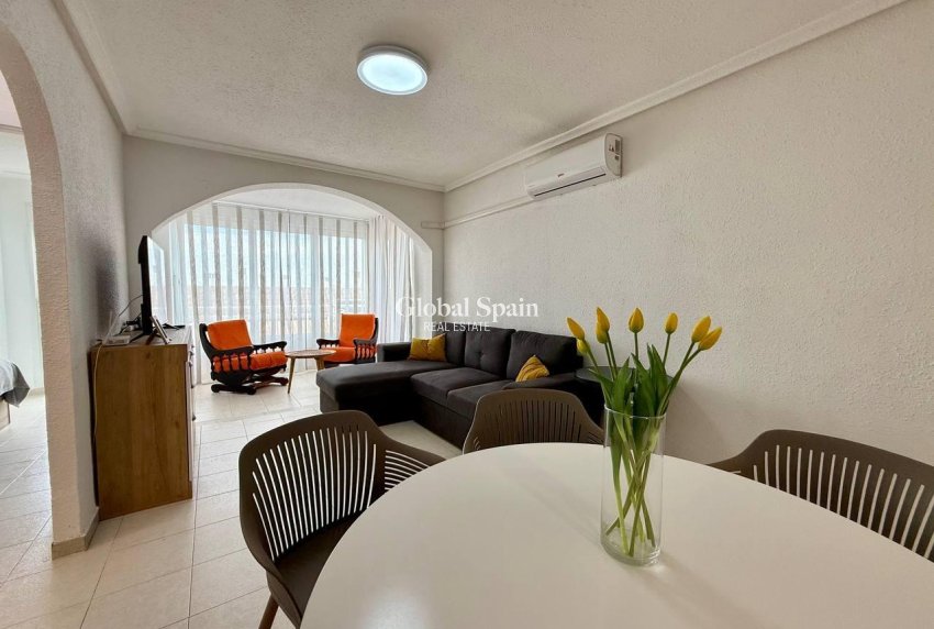 Revente - APPARTEMENT -
TORREVIEJA - Acequion