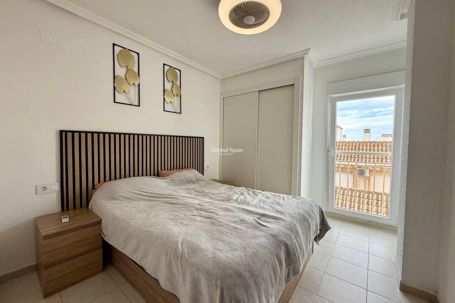 Revente - APPARTEMENT -
TORREVIEJA - Acequion