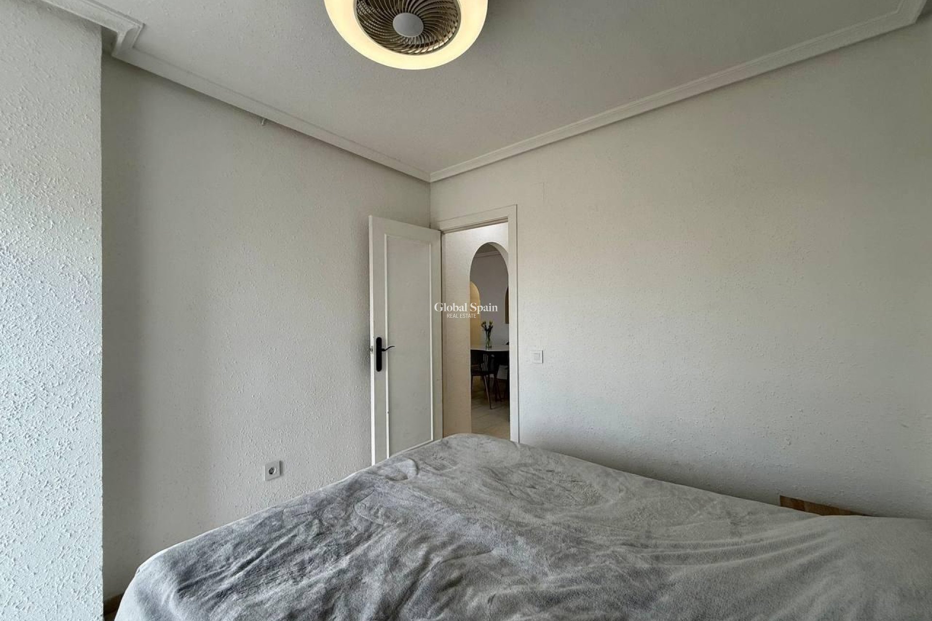 Revente - APPARTEMENT -
TORREVIEJA - Acequion