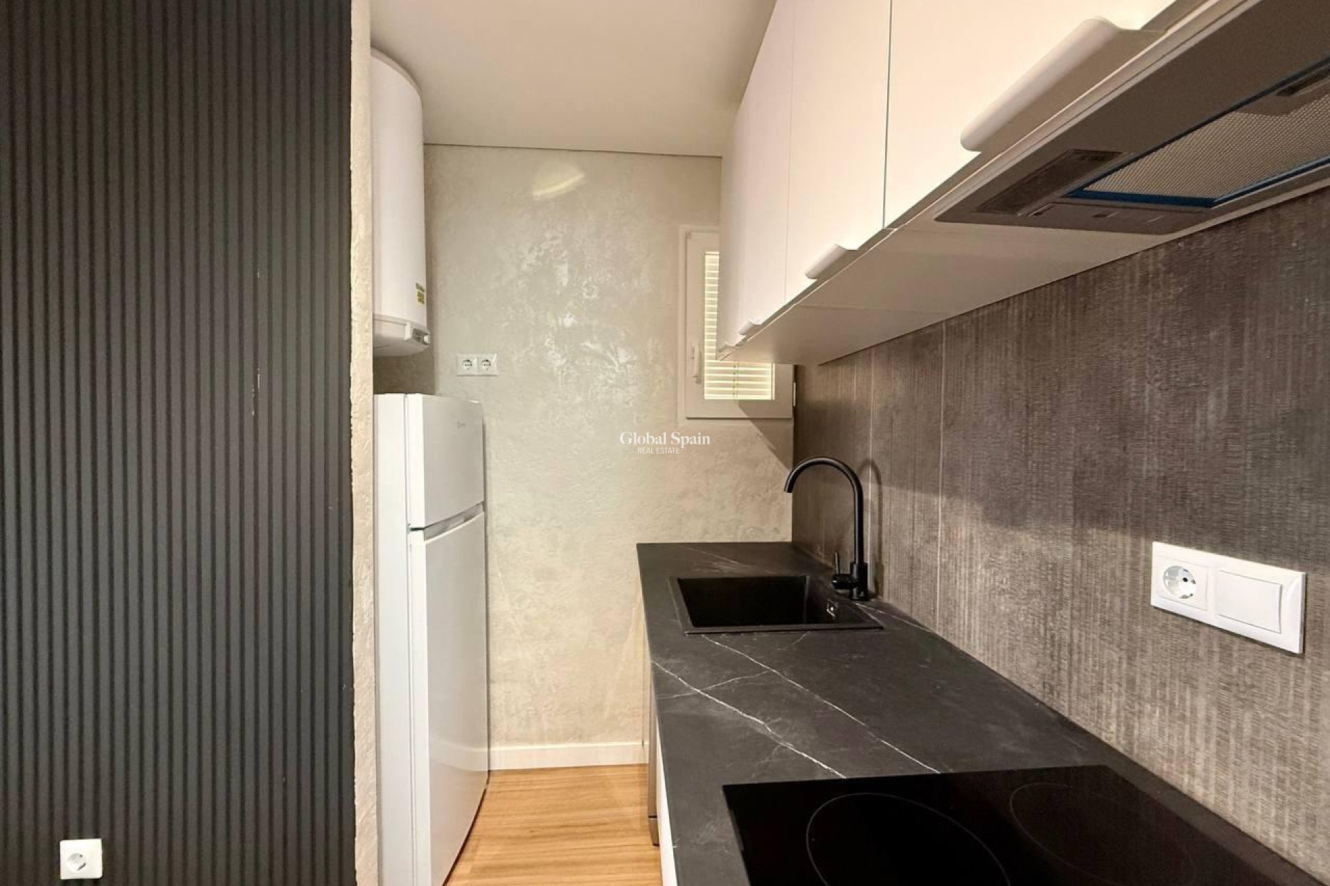 Revente - APPARTEMENT -
TORREVIEJA - Acequion