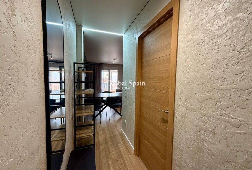 Revente - APPARTEMENT -
TORREVIEJA - Acequion