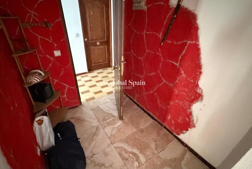 Revente - APPARTEMENT -
TORREVIEJA - Acequion