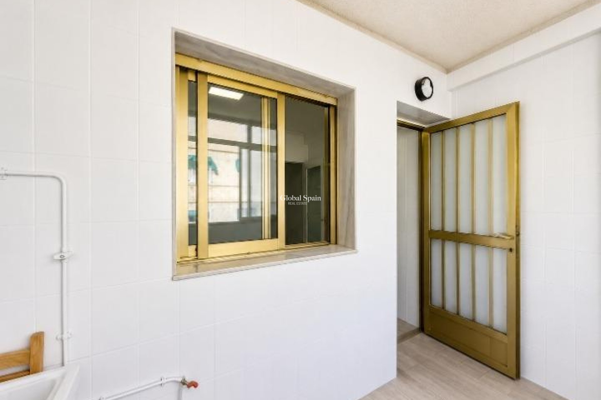 Revente - APPARTEMENT -
TORREVIEJA - Acequion