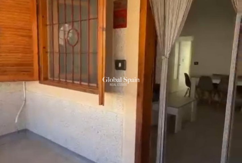 Revente - APPARTEMENT -
TORREVIEJA - Acequion