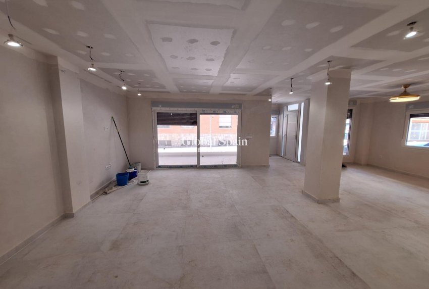 Revente - APPARTEMENT -
TORREVIEJA - Acequion