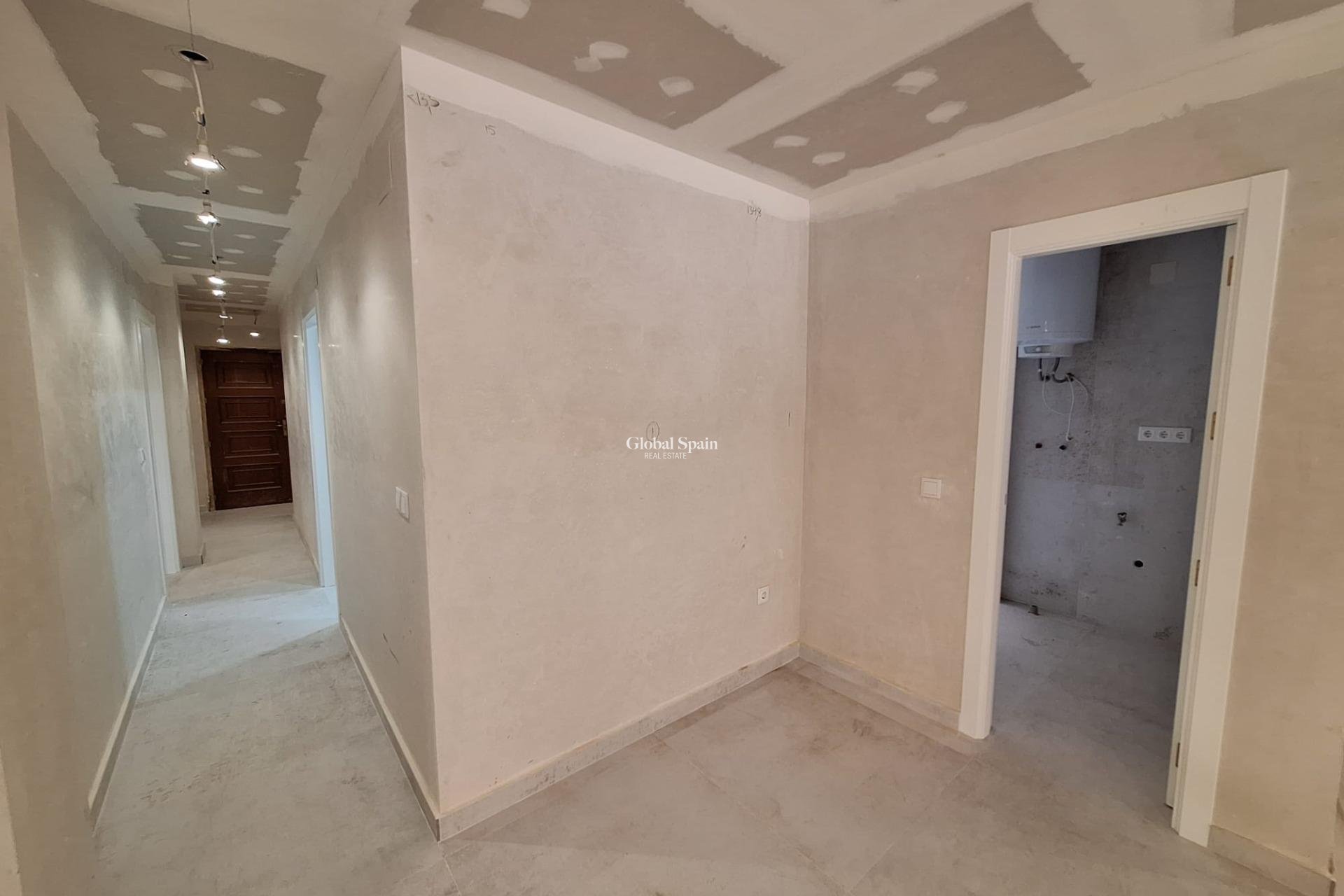 Revente - APPARTEMENT -
TORREVIEJA - Acequion