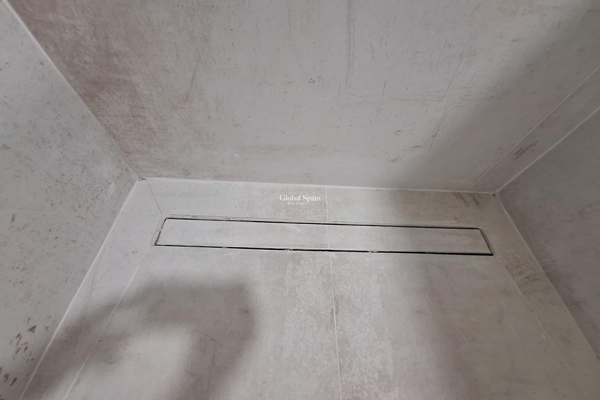 Revente - APPARTEMENT -
TORREVIEJA - Acequion