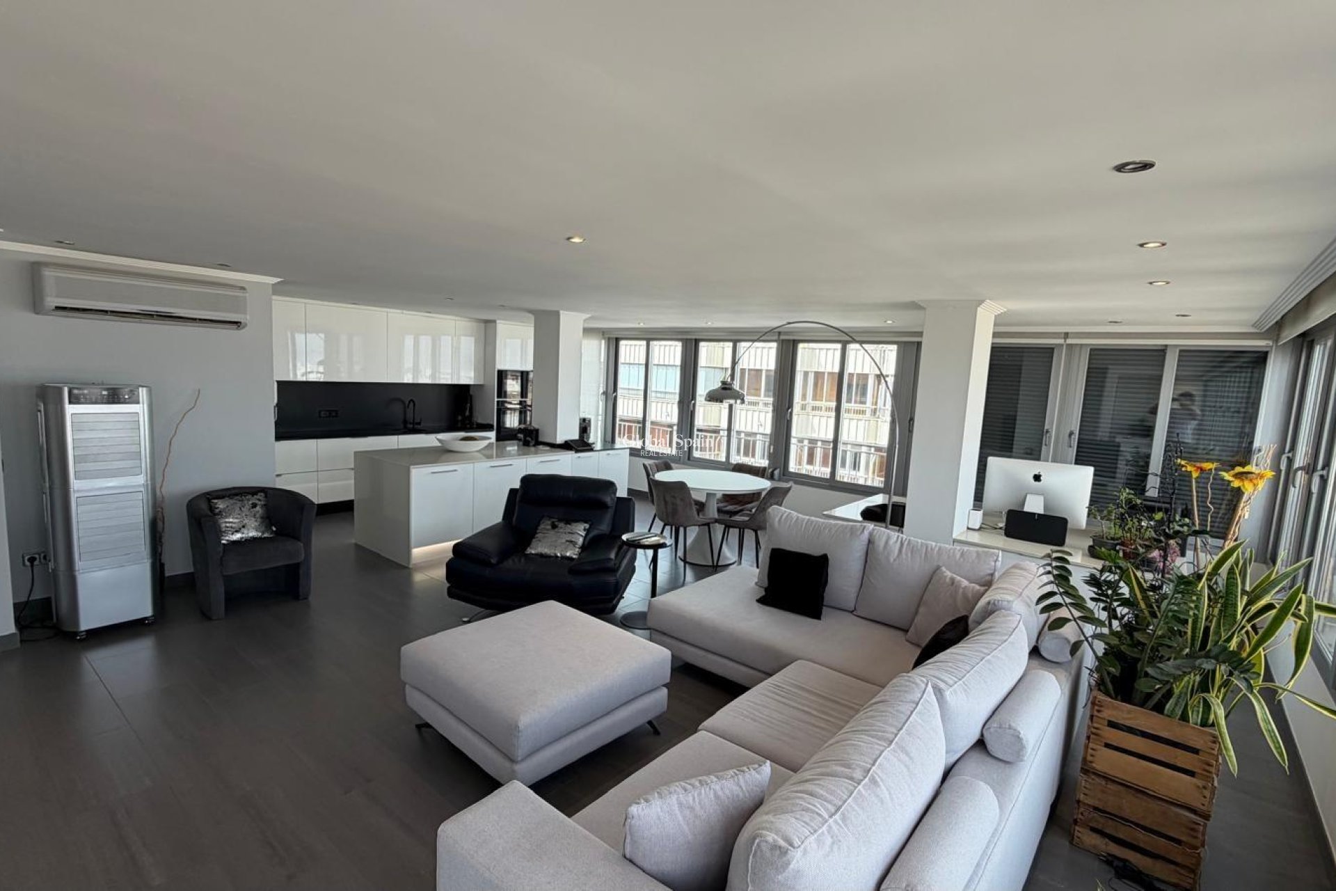 Revente - APPARTEMENT -
TORREVIEJA - Acequion
