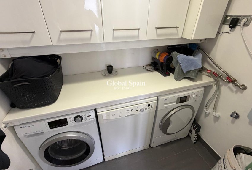 Revente - APPARTEMENT -
TORREVIEJA - Acequion