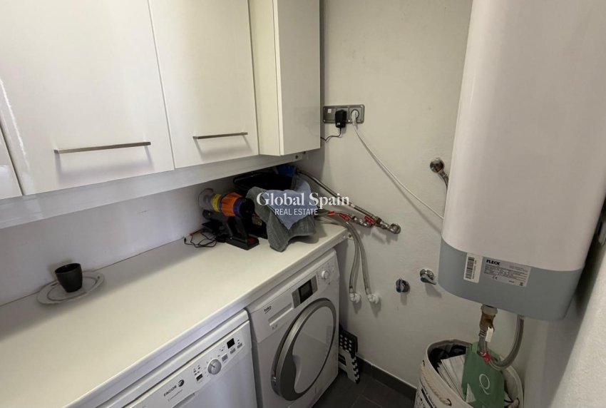 Revente - APPARTEMENT -
TORREVIEJA - Acequion