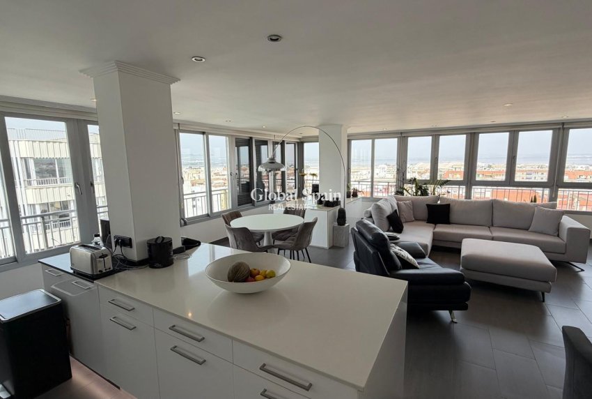 Revente - APPARTEMENT -
TORREVIEJA - Acequion