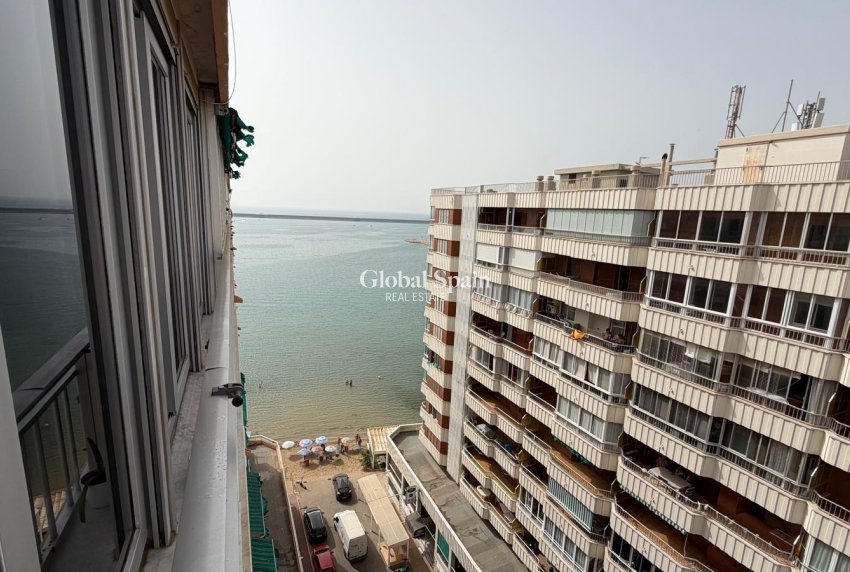 Revente - APPARTEMENT -
TORREVIEJA - Acequion