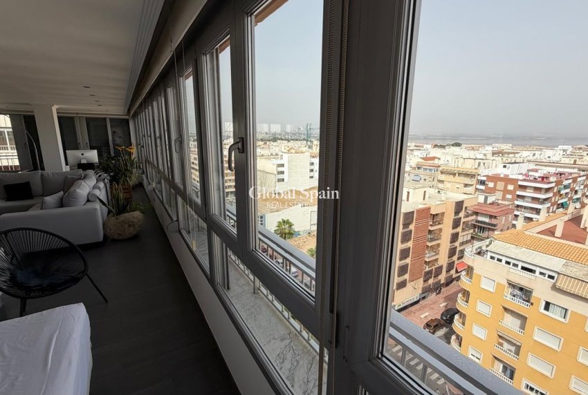 Revente - APPARTEMENT -
TORREVIEJA - Acequion