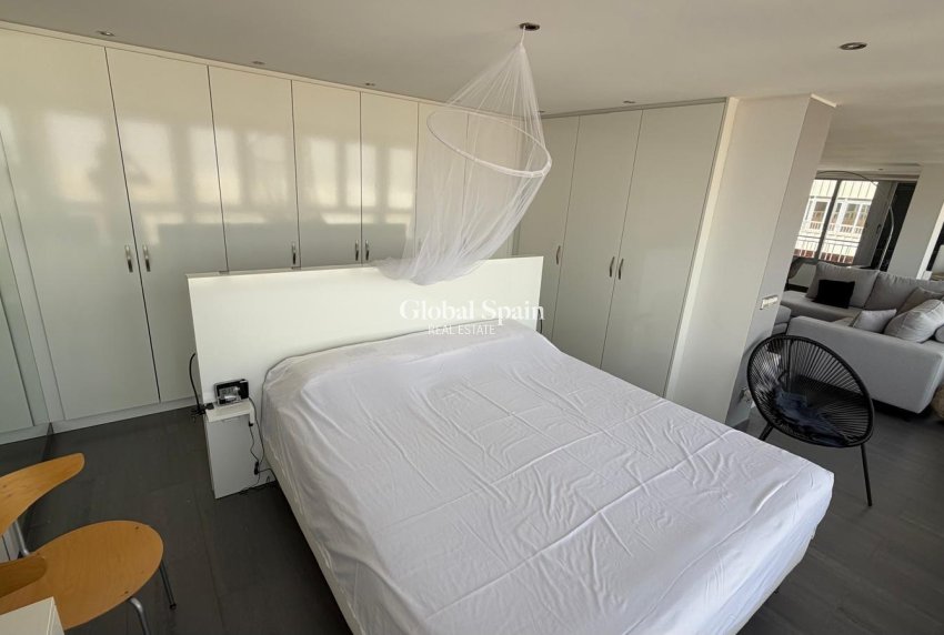 Revente - APPARTEMENT -
TORREVIEJA - Acequion