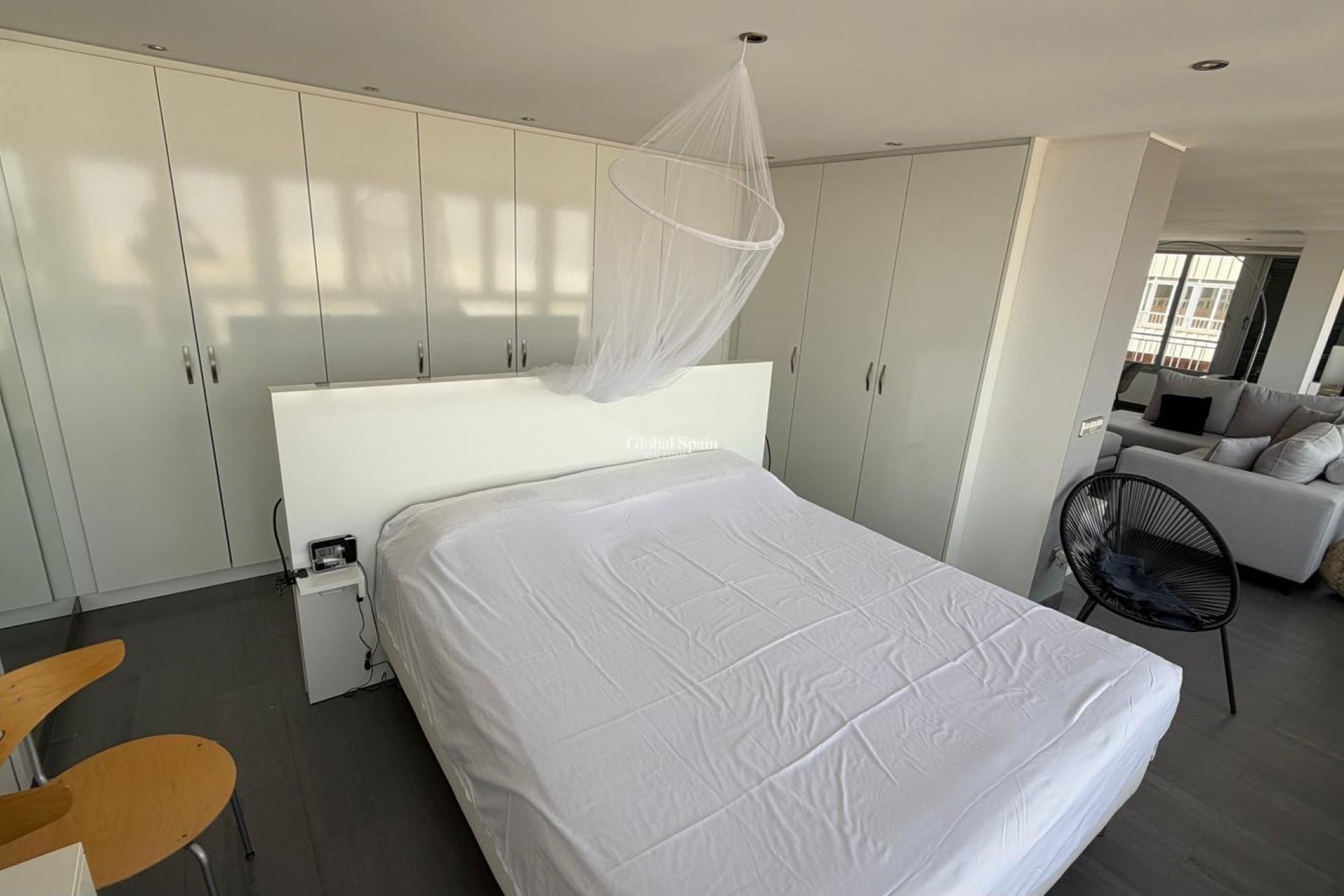 Revente - APPARTEMENT -
TORREVIEJA - Acequion