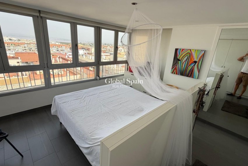 Revente - APPARTEMENT -
TORREVIEJA - Acequion