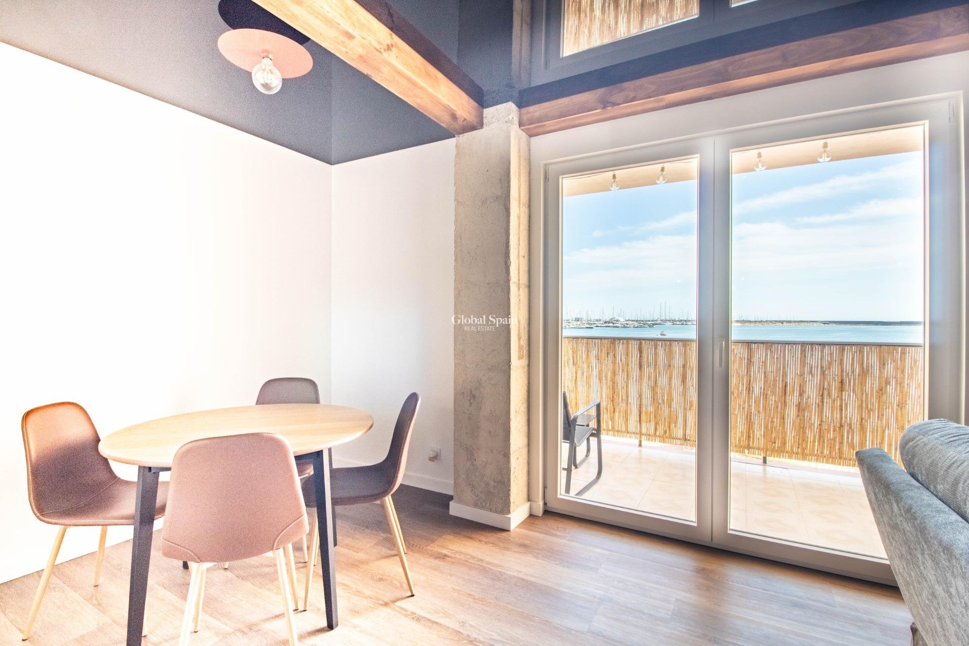 Revente - APPARTEMENT -
TORREVIEJA - Acequion