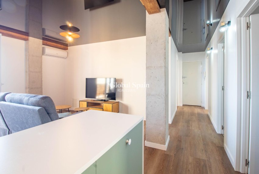 Revente - APPARTEMENT -
TORREVIEJA - Acequion