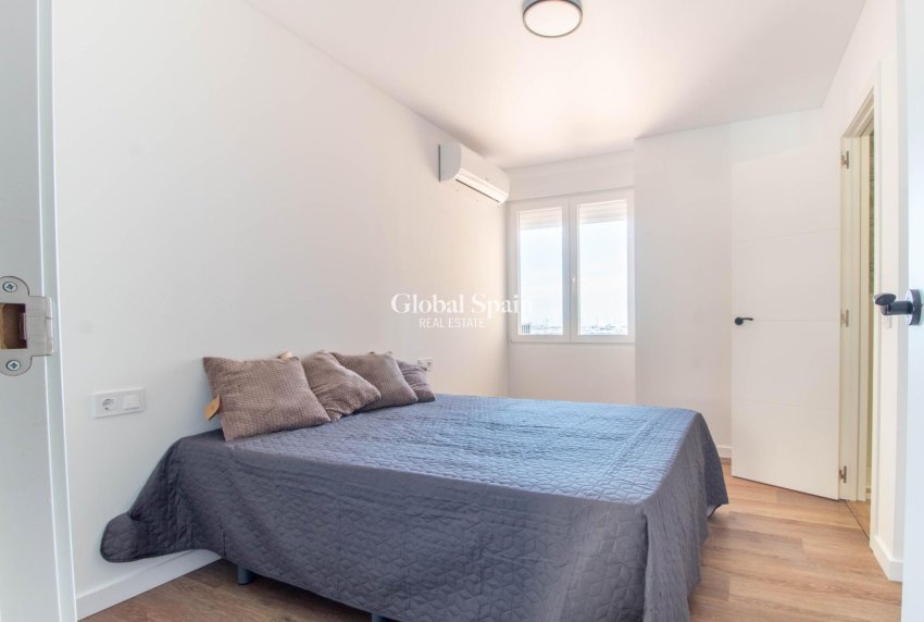 Revente - APPARTEMENT -
TORREVIEJA - Acequion
