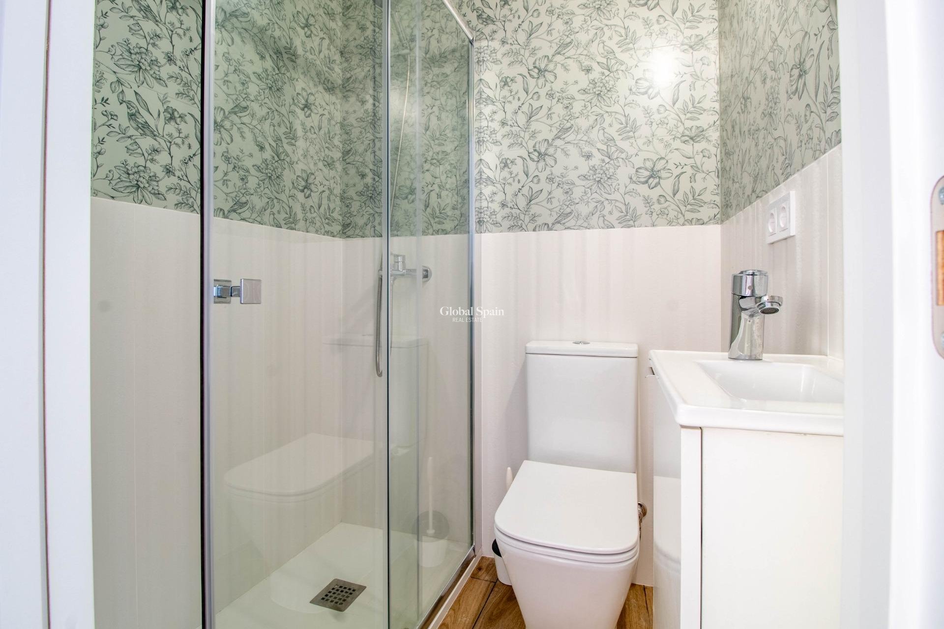 Revente - APPARTEMENT -
TORREVIEJA - Acequion