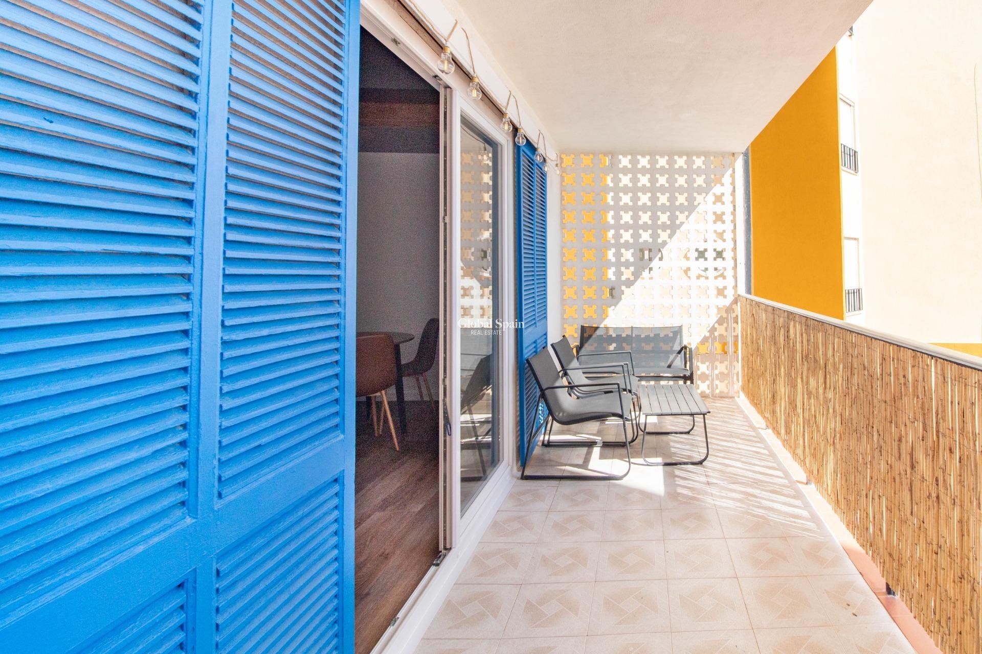 Revente - APPARTEMENT -
TORREVIEJA - Acequion