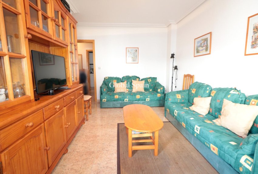 Revente - APPARTEMENT -
TORREVIEJA - Acequion