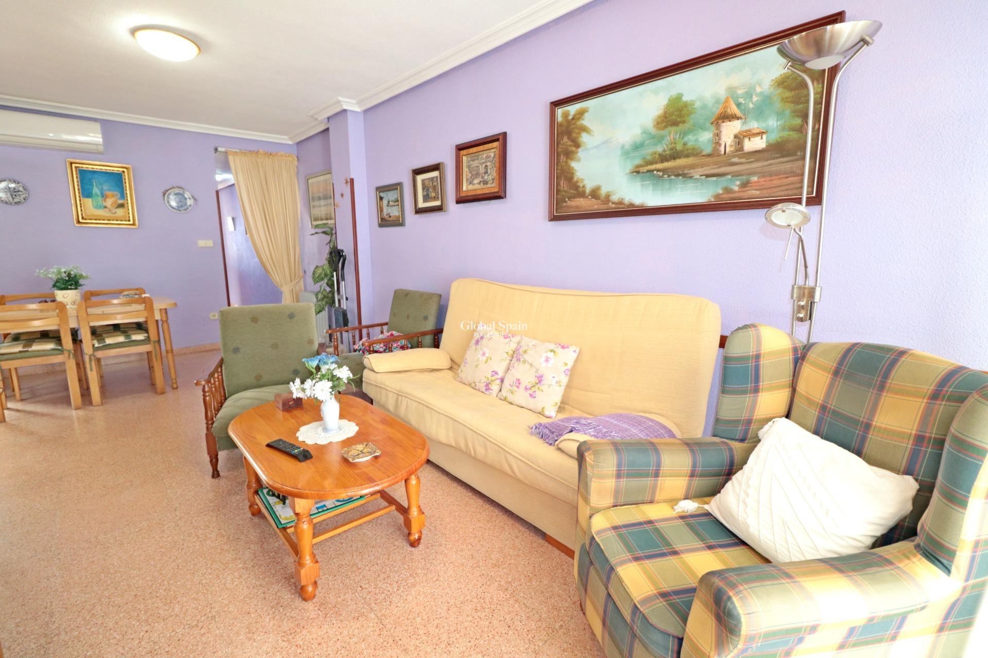 Revente - APPARTEMENT -
TORREVIEJA - Acequion