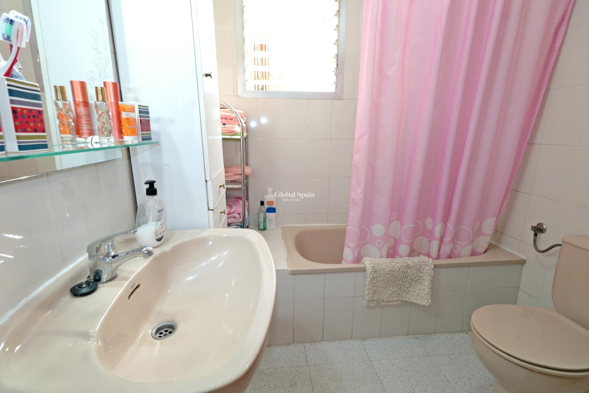 Revente - APPARTEMENT -
TORREVIEJA - Acequion