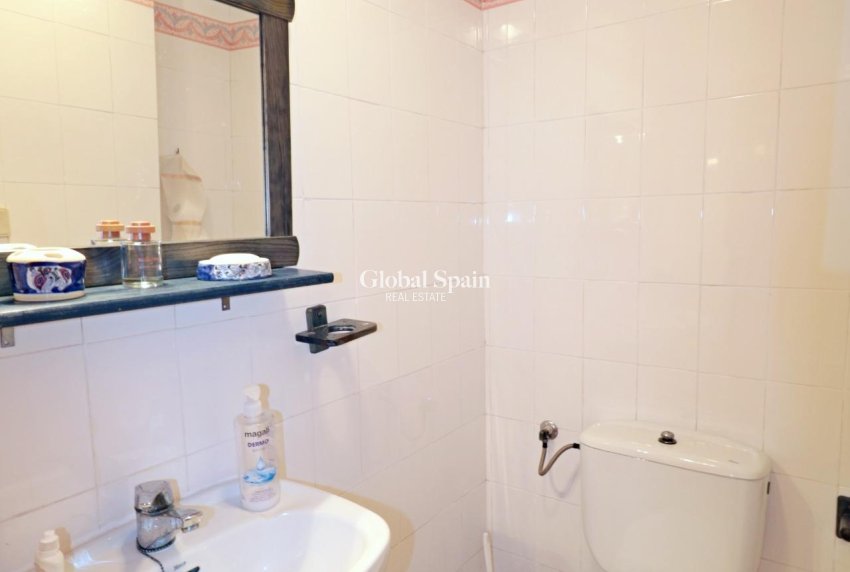 Revente - APPARTEMENT -
TORREVIEJA - Acequion