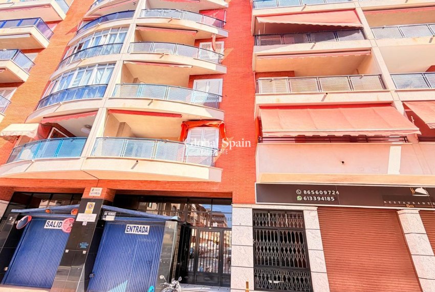 Revente - APPARTEMENT -
TORREVIEJA - Acequion