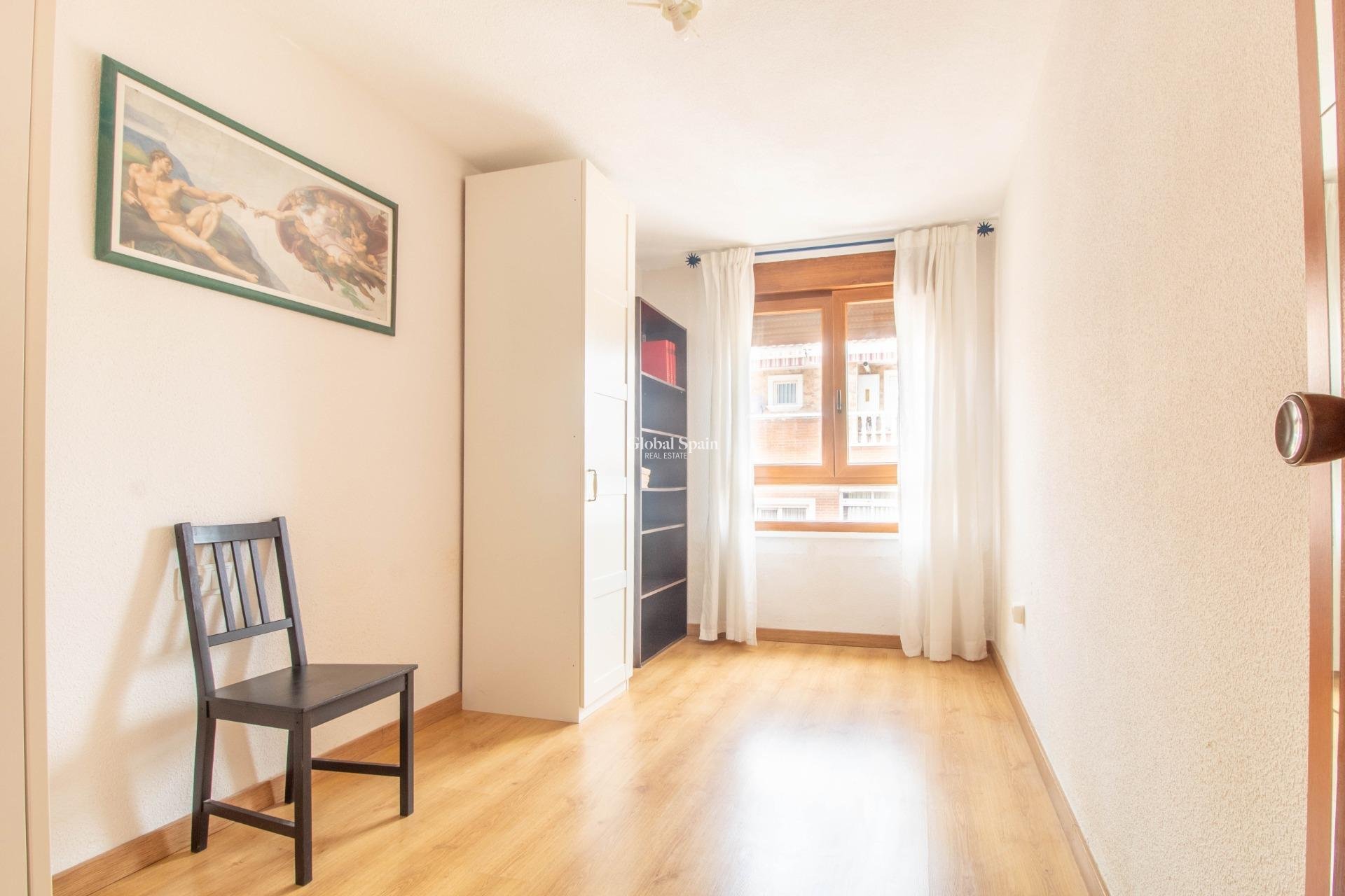 Revente - Appartement -
TORREVIEJA - Acequion