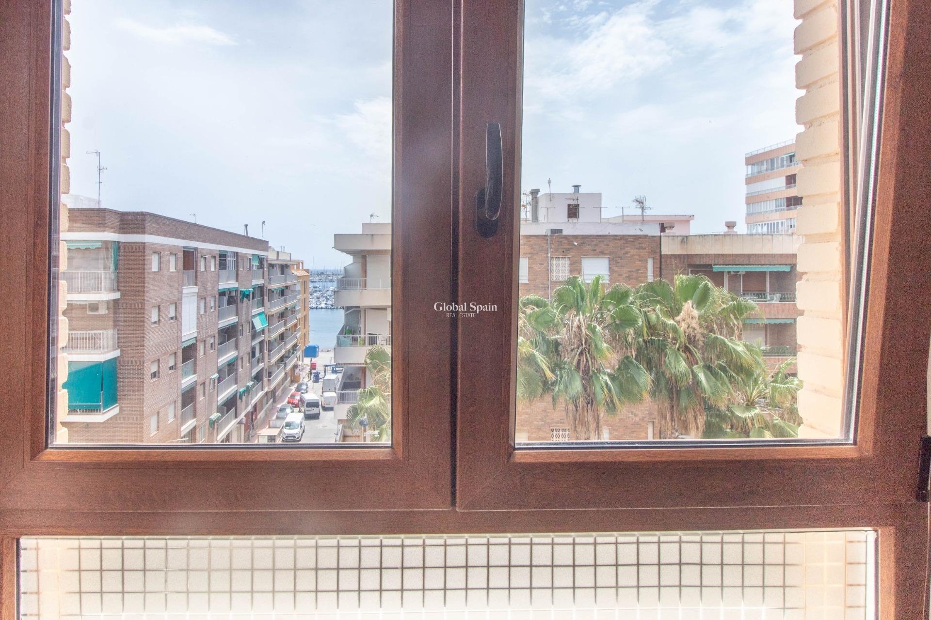 Revente - Appartement -
TORREVIEJA - Acequion