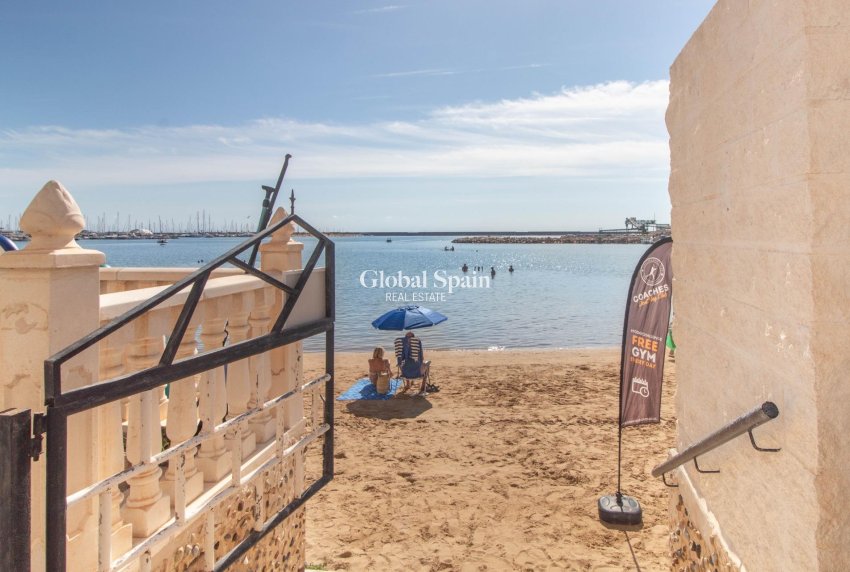 Revente - Appartement -
TORREVIEJA - Acequion