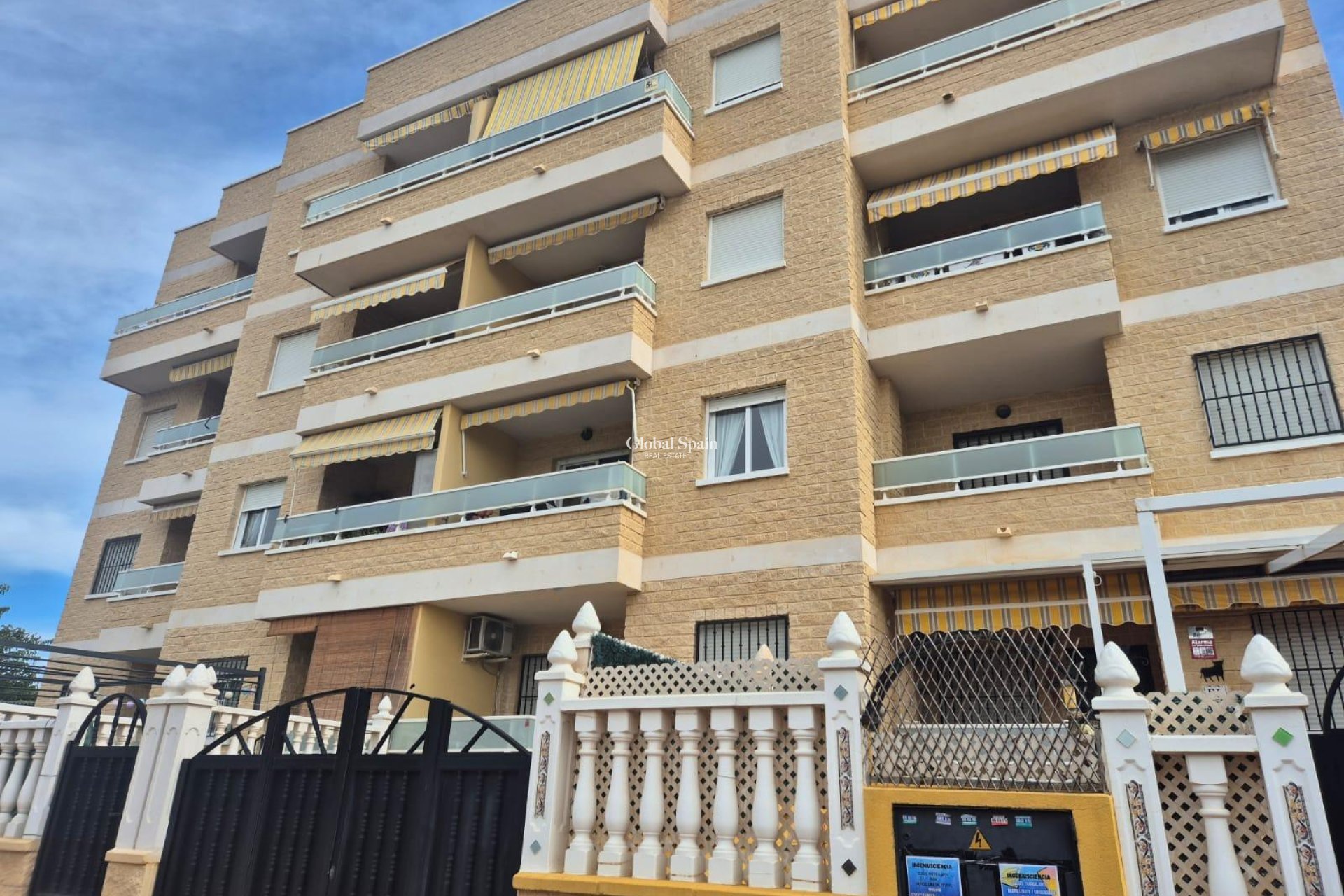 Revente - APPARTEMENT -
TORREVIEJA - Aguas Nuevas