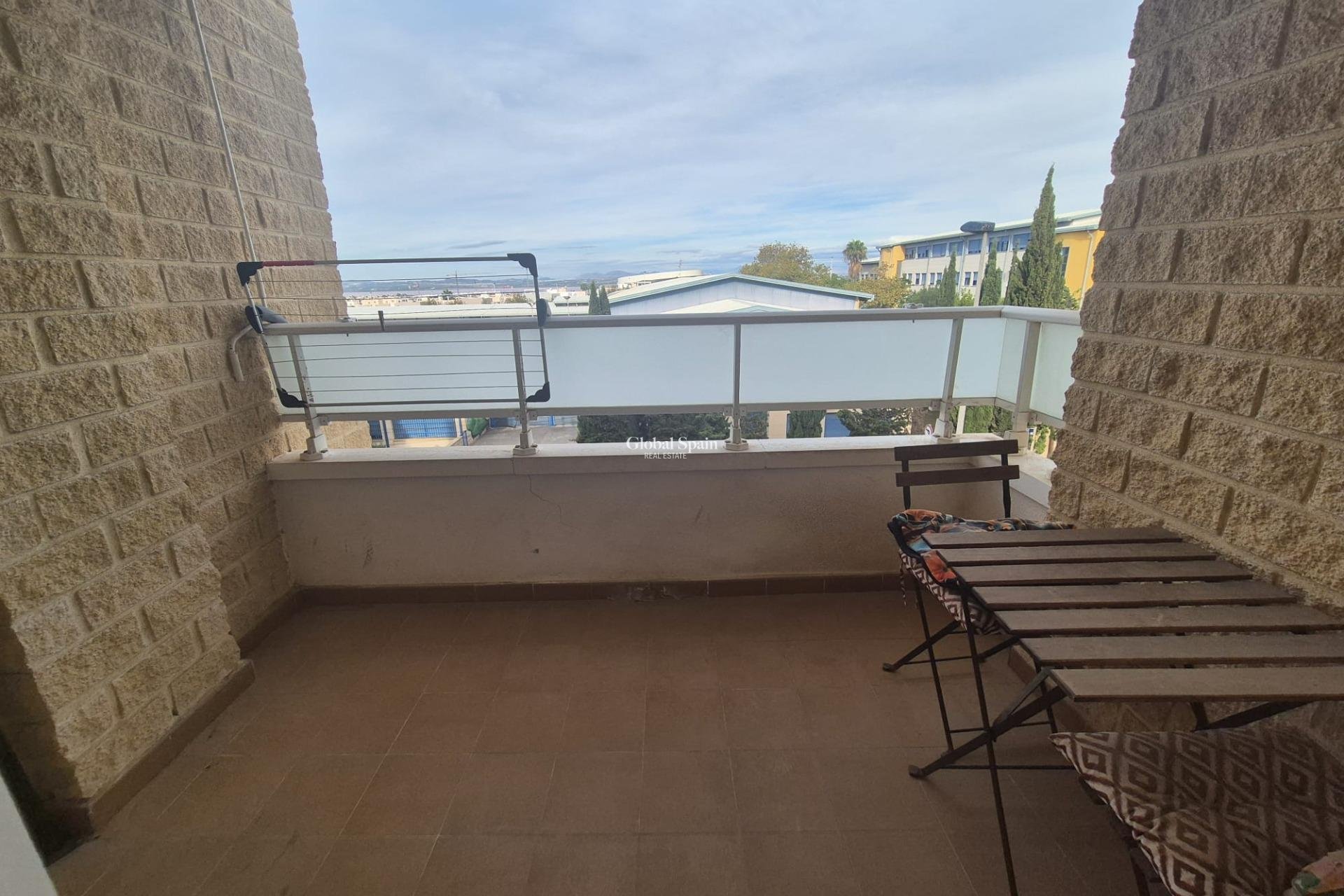Revente - APPARTEMENT -
TORREVIEJA - Aguas Nuevas