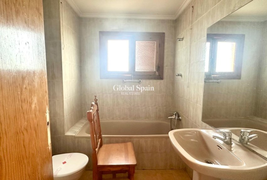 Revente - APPARTEMENT -
TORREVIEJA - Aguas Nuevas