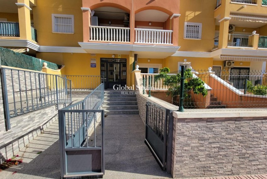 Revente - APPARTEMENT -
TORREVIEJA - Aguas Nuevas